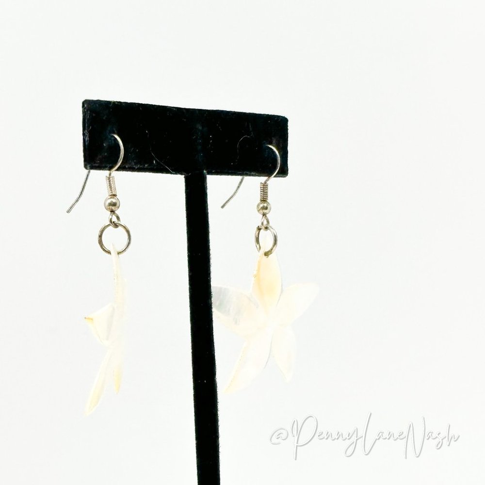 Vintage Off White Flower Star Dangle Earrings - Picture 3 of 9